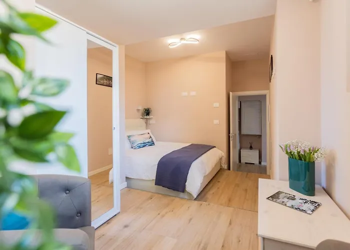 Luna & Stella By Rent Апартаменты *